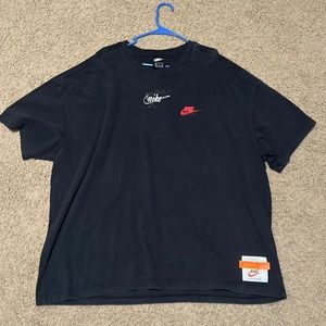 Nike Sportswear Tee - XXL